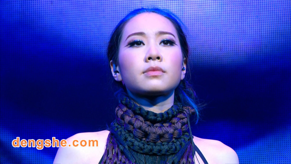 吴雨霏.Kary On Live 2011 震撼红馆舞台.2011香港演唱会.30.2G.1080P高清蓝光原盘演唱会.ISO